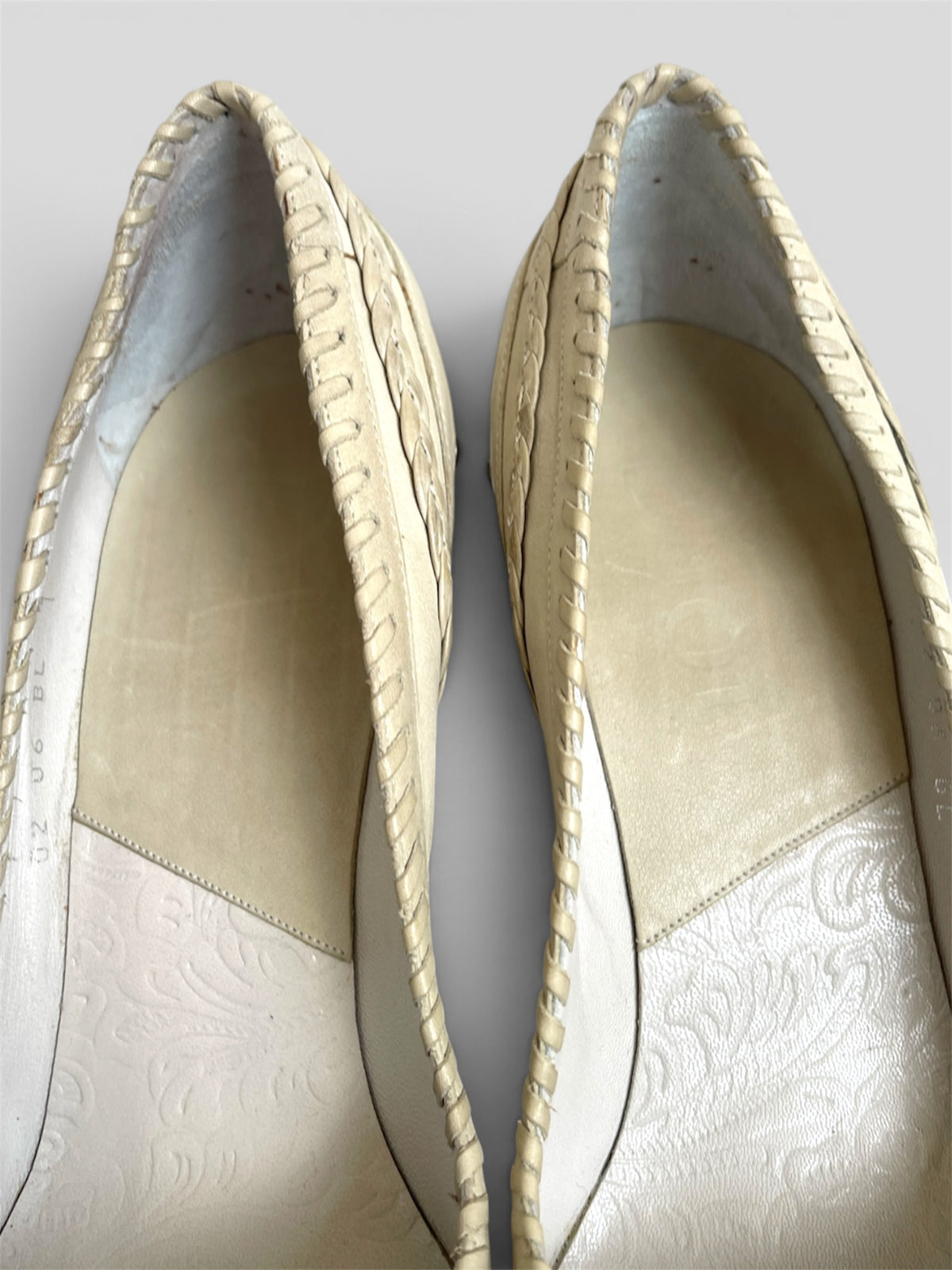 Christian Dior Spring 2006 Ready-To-Wear runway whip-stitch leather pumps