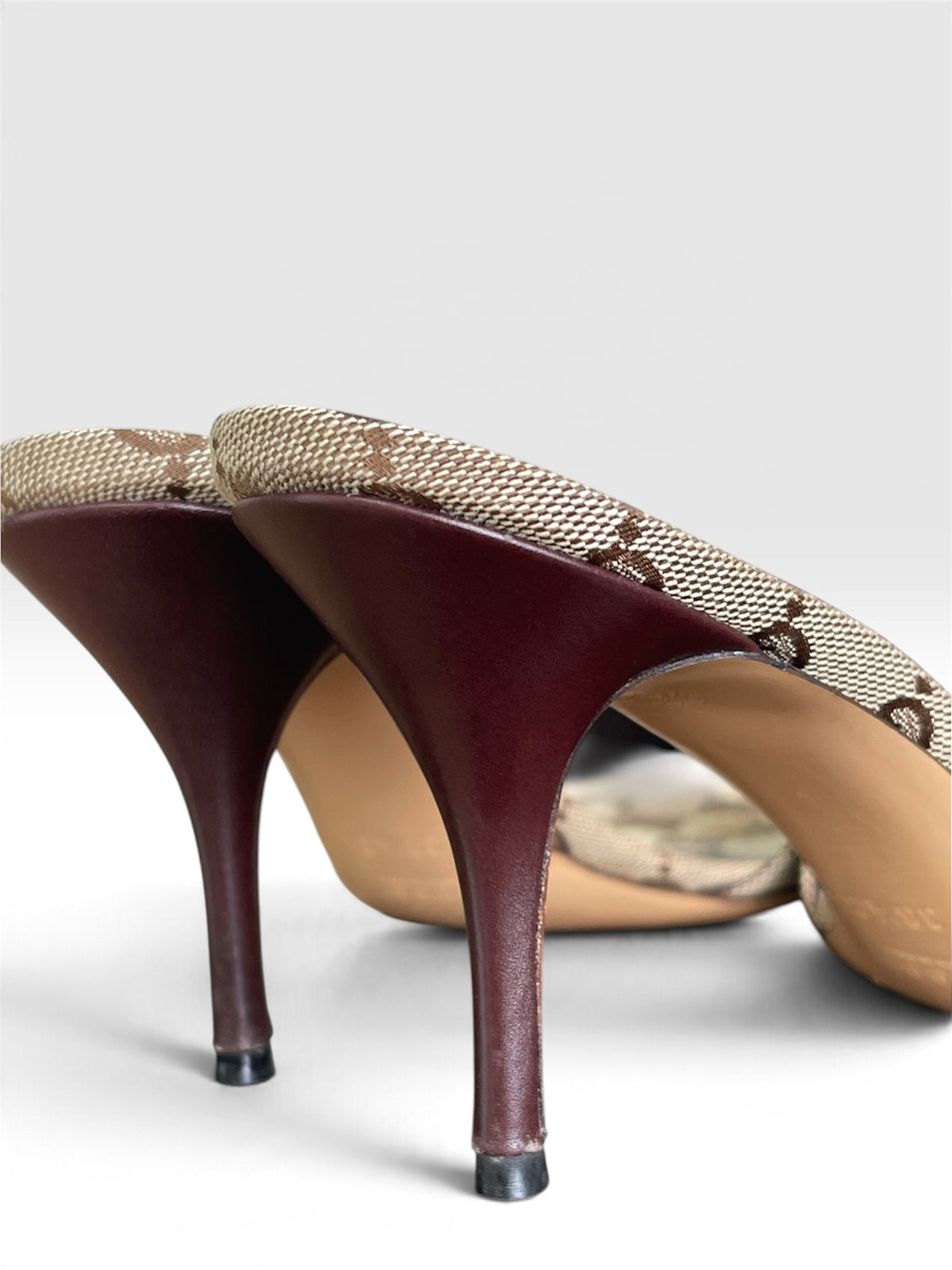 Vintage Gucci Tom Ford Era GG Monogram Canvas Stiletto Mules EU38.5